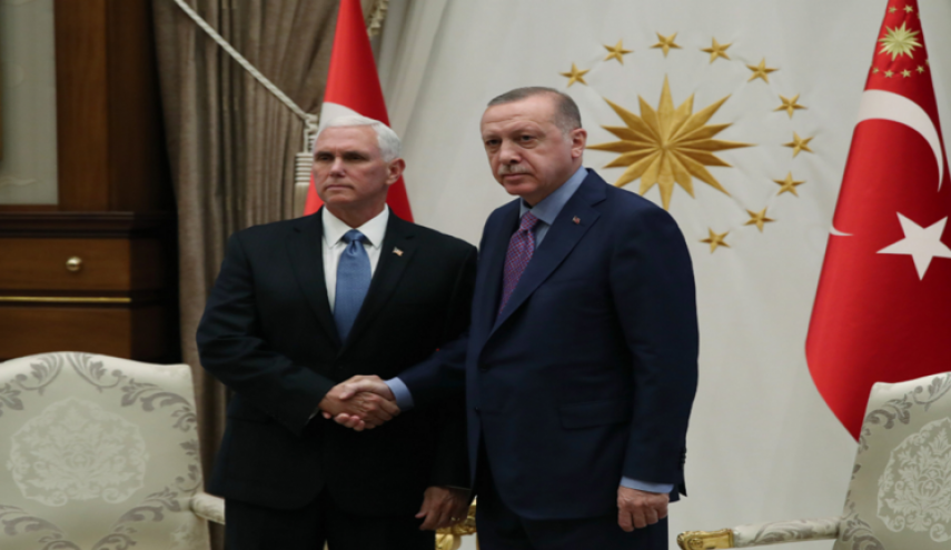  أردوغان يجتمع بنائب الرئيس الأميركي مايك بينس