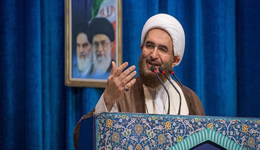 خطيب طهران: مسيرة الاربعين معجزة الهية ودليل نصر الله