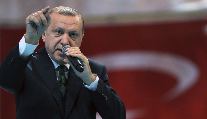 أردوغان يهدد بـ'سحق رؤوس' المقاتلين الأكراد