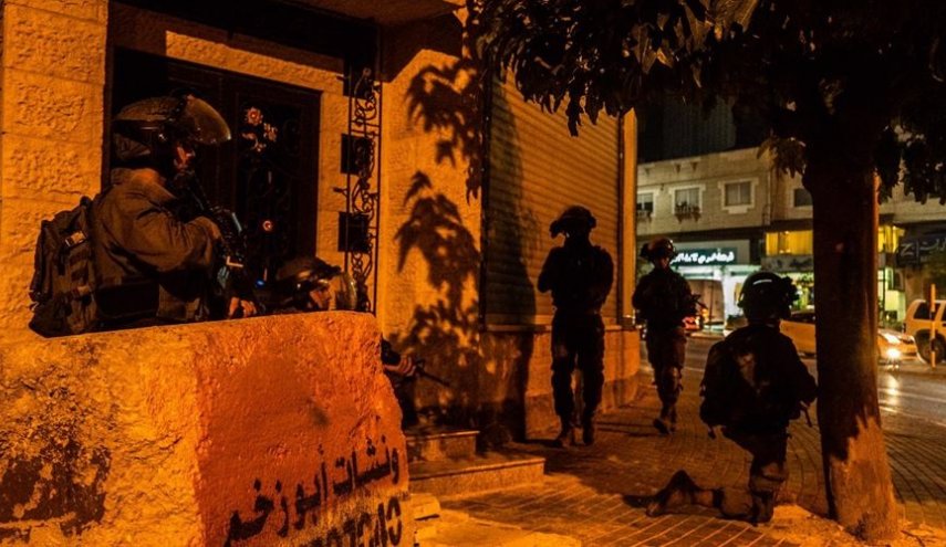 الإحتلال يهدم منزل عائلة الشهيد علي خليفة و يعتقل 7 فلسطينيين
