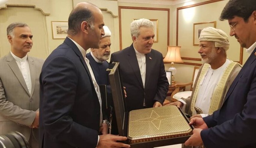 عمان تدرس إلغاء التأشيرات مع إيران 