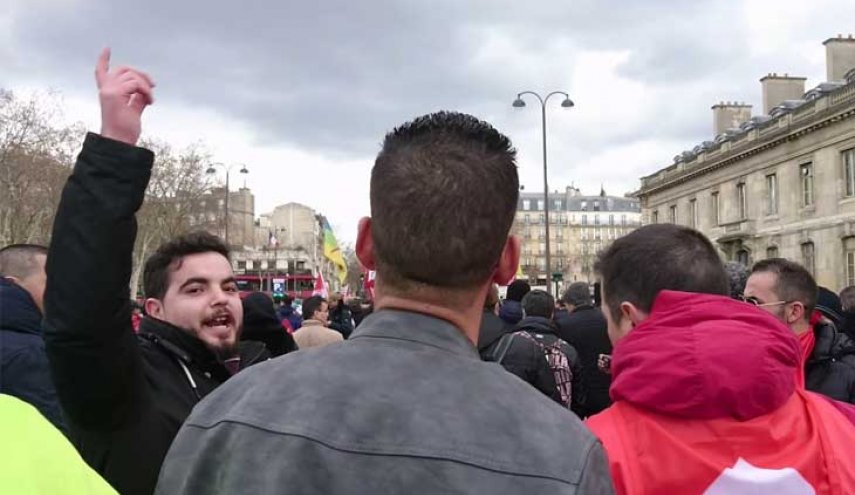 هيئات مغربية تندد بحرق علم المغرب في مسيرة بباريس