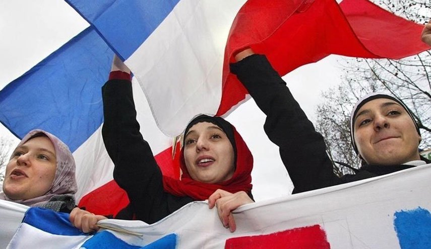 ممنوعیت حجاب برای مادران دانش آموزان در فرانسه
