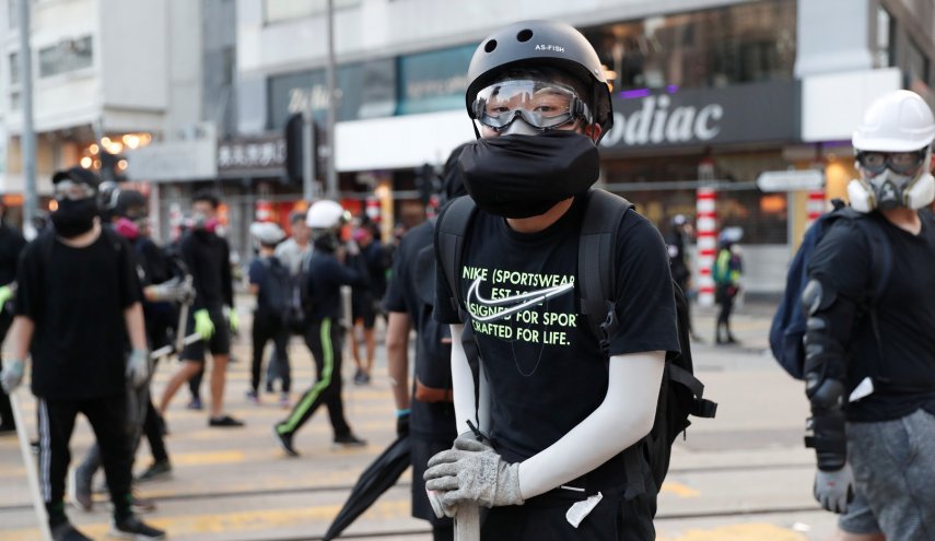 متظاهرو هونغ كونغ يهاجمون مقر وكالة 