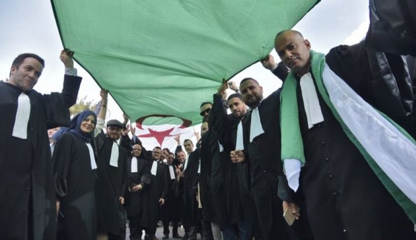 تأکید قضات الجزائر بر استمرار اعتصاب
