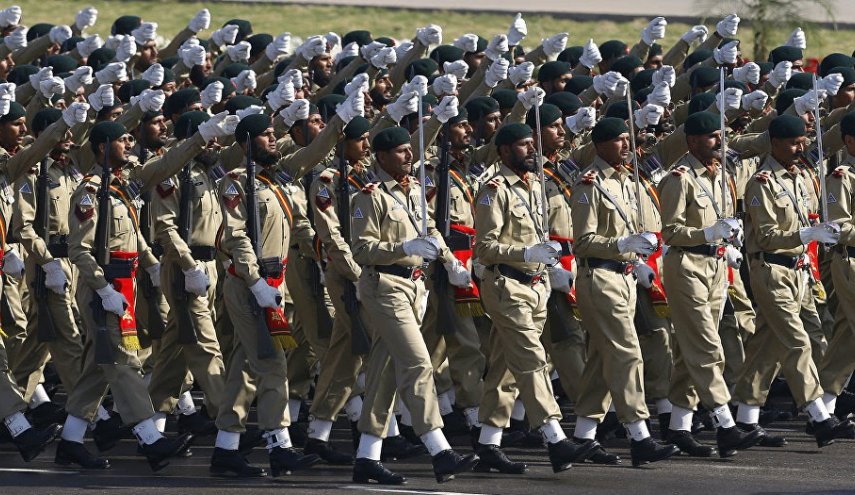 الجيش الباكستاني: ندعم الحكومة المنتخبة ولا ننحاز لأي طرف