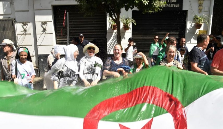 حزب جزائري: بعض النقابات تحاول تعطيل العملية الانتخابية  