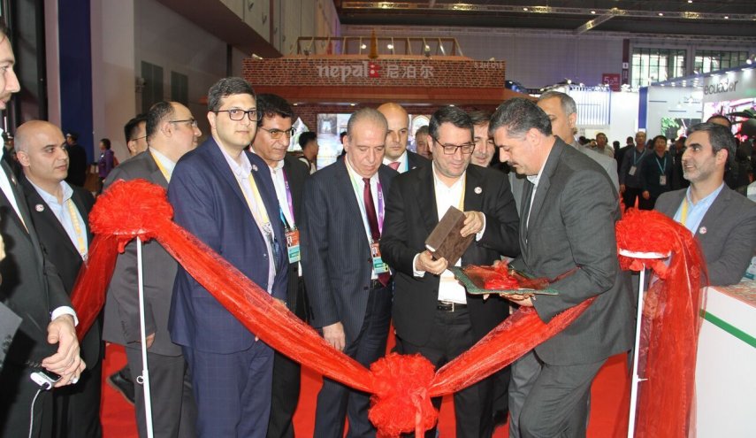 وزير الصناعة يفتتح جناح ايران الخاص في معرض شنغهاي