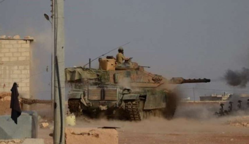 جيش تركيا يقصف مواقع الوحدات الكردية في شمال سوريا
