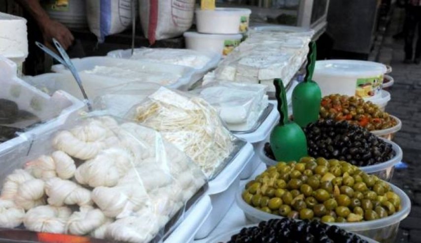 ضابط يكشف طريقة غش جديدة لمواد غذائية في سوريا