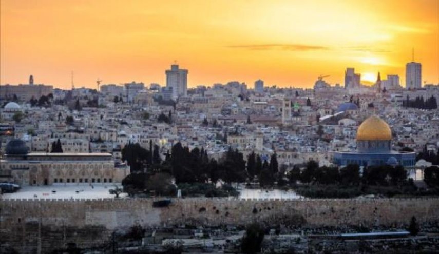 صفارات الإنذار تدوي في القدس المحتلة 