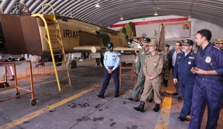 قائد الجيش يرعى تدشين عدة مشاريع للقوة الجوية في بوشهر