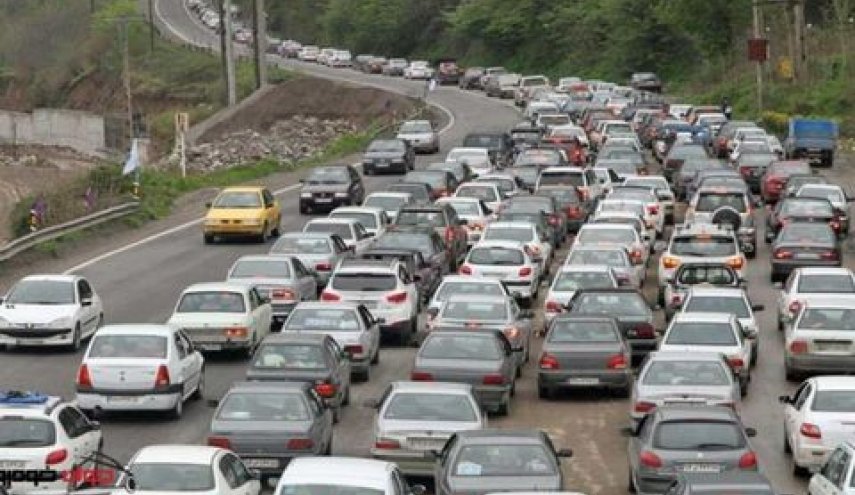 ترافیک سنگین در هراز و باران در برخی جاده‌ها/کندوان یک‌طرفه می‌شود