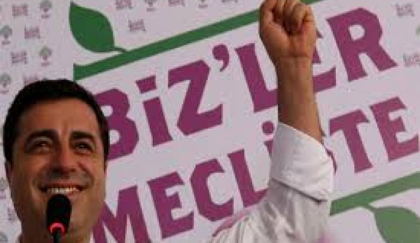 حزب الشعوب التركي يدرس الانسحاب من ادارة البلديات والمجلس