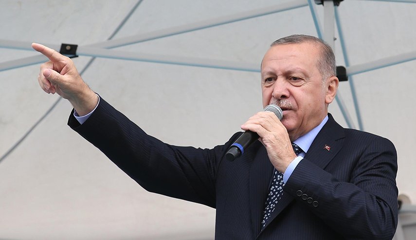 أردوغان يتحدى بالإستقالة إذا ثبتت صحة معلومات سربت عنه