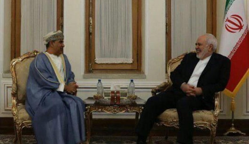 ظريف يستقبل سفيري عمان والمجر في طهران