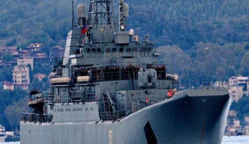سفينة الإنزال الكبيرة الروسية تتجه إلى ميناء طرطوس السوري
