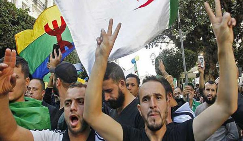 حكم بالسجن 6 أشهر ضد متظاهرين في الجزائر
