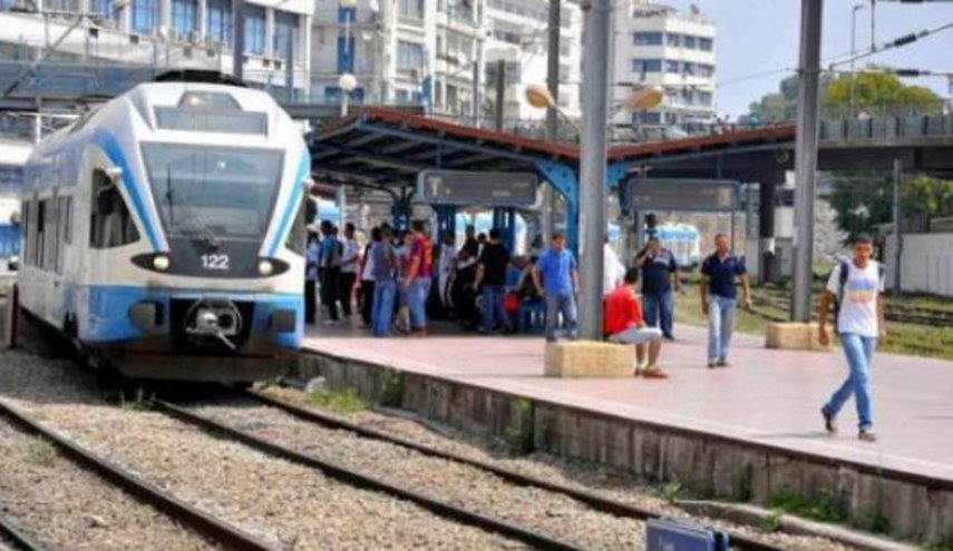 الجزائر .. إضراب عمال السكك الحديدية يشل حركة القطارات 