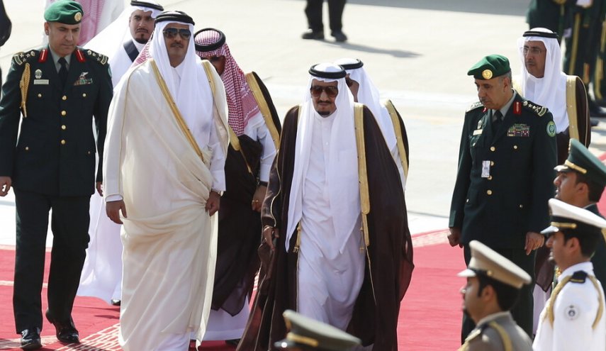 السعودية تؤكد دعوة أمير قطر لحضور القمة الخليجية في الرياض