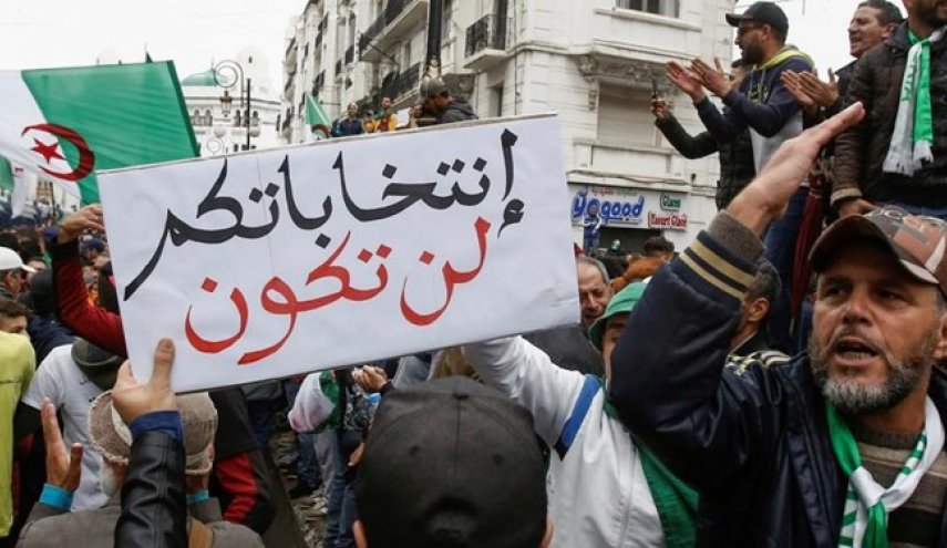 تظاهرات علیه انتخابات در الجزائر یک هفته مانده به انتخابات ریاست‌جمهوری

