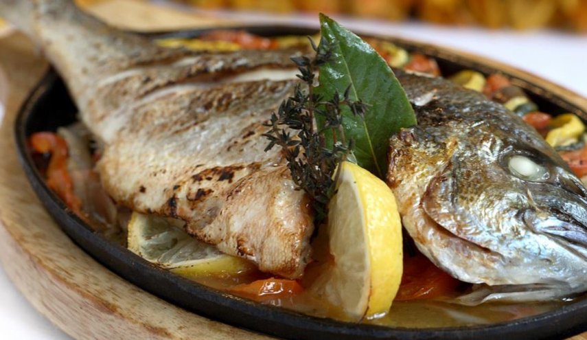 في بلد عربي.. مطعم يقدّم سمكة مغطاة بالذهب عيار 23
