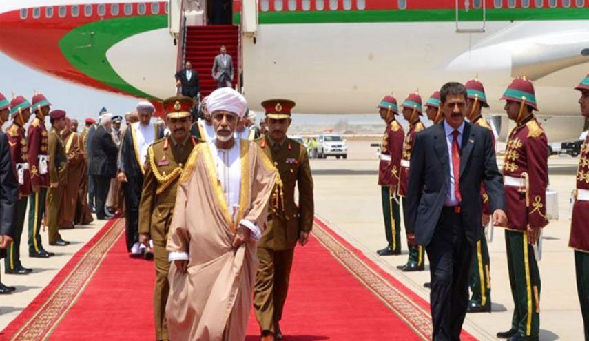 البلاط السلطاني يصدر بيانا بشان عودة السلطان قابوس إلى عمان 