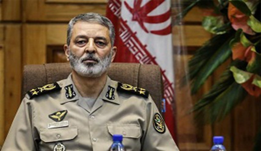 قائد عام الجيش الايراني: العدو بات يستهدف أمل الشعوب