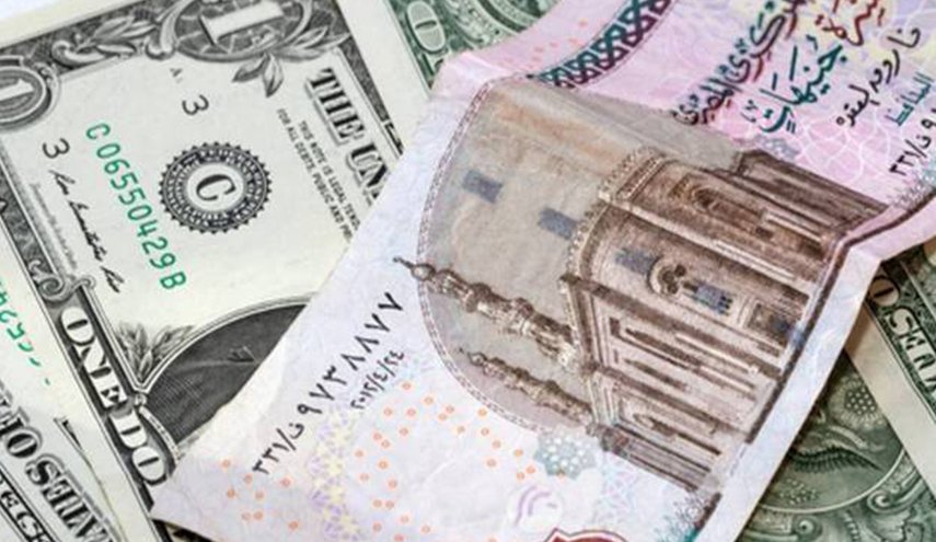 خبير اقتصادي يكشف سبب انخفاض الدولار في مصر 