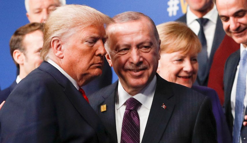 أردوغان يهدد ترامب بفرض عقوبات مماثلة