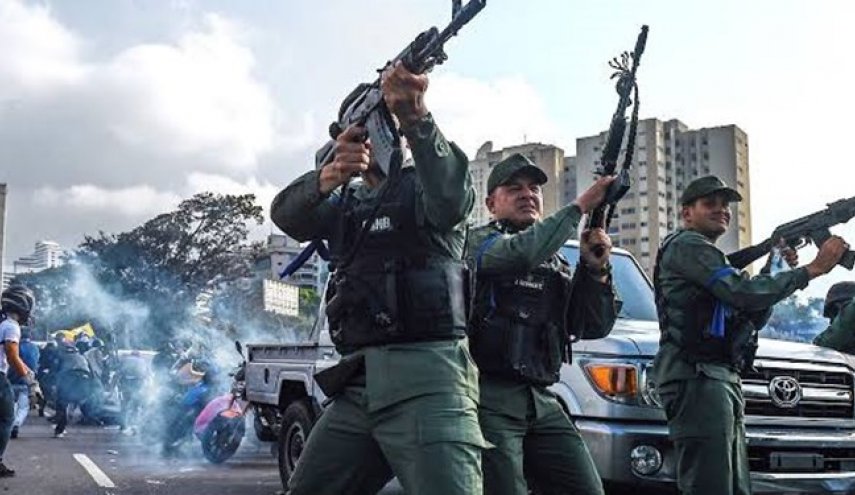 گزارش‌های تایید نشده از حمله مسلحانه به مراکز نظامی در ونزوئلا
