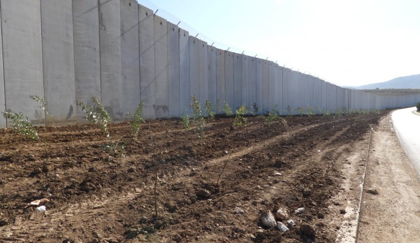 السلطات المصرية تشرع بتشييد جدار جديد مع قطاع غزة