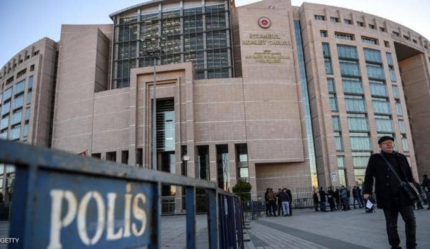 أنقرة تحكم بالسجن على 6 صحفيين أتراك