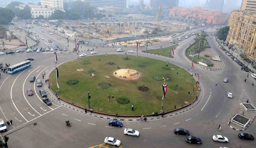 تزيين ميدان التحرير في القاهرة بقطع أثرية نادرة يثير الجدل 