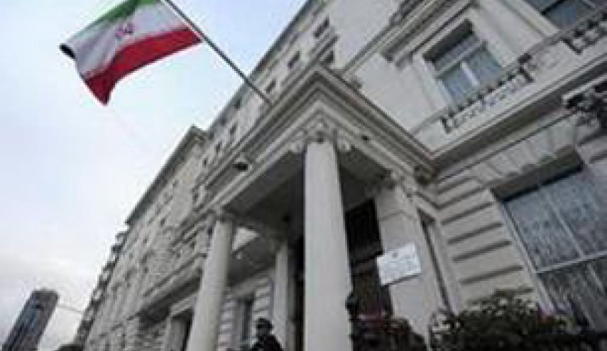 حضور جمعی از مقامات لبنان در سفارت ایران برای عرض تسلیت