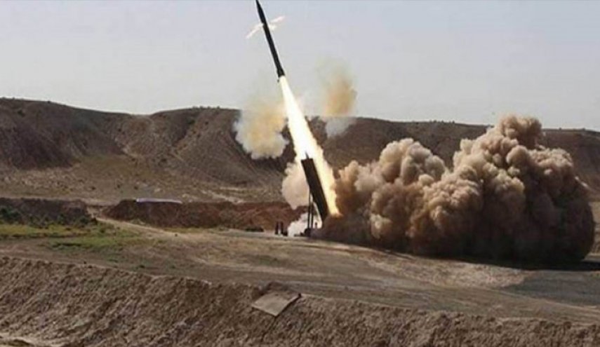 إطلاق 3 صواريخ على تجمعات لمرتزقة الجيش السعودي بعسير