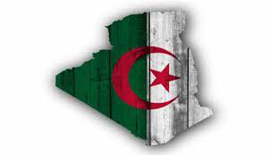 السلطات الجزائرية تمنع وزيرا من السفر وتقيل مسؤولين كبار 