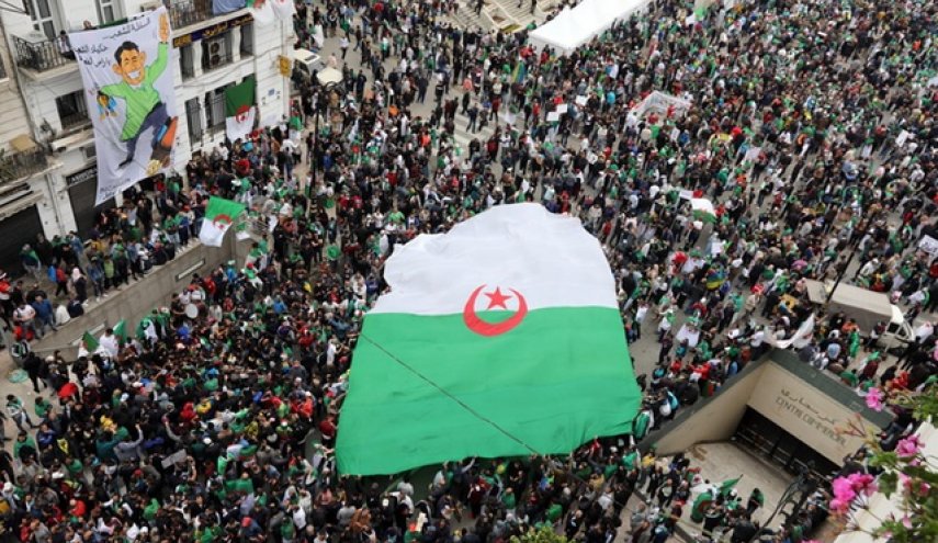 استمرار احتجاجات الجزائر للأسبوع الـ48 