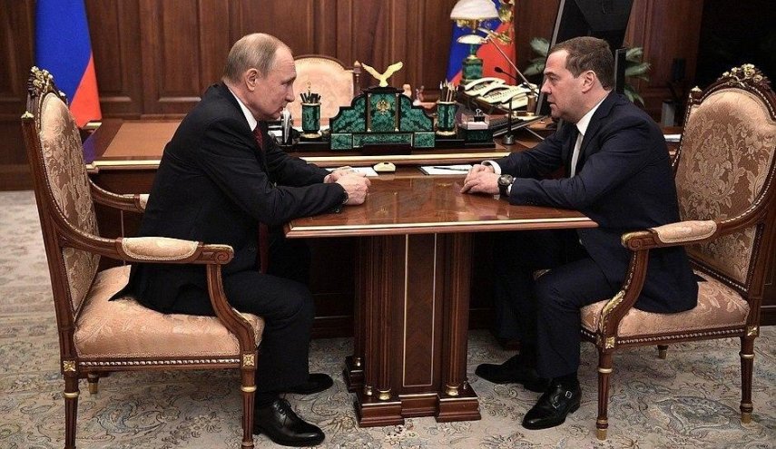 نخست‌وزیر روسیه و کابینه‌اش استعفا کردند
