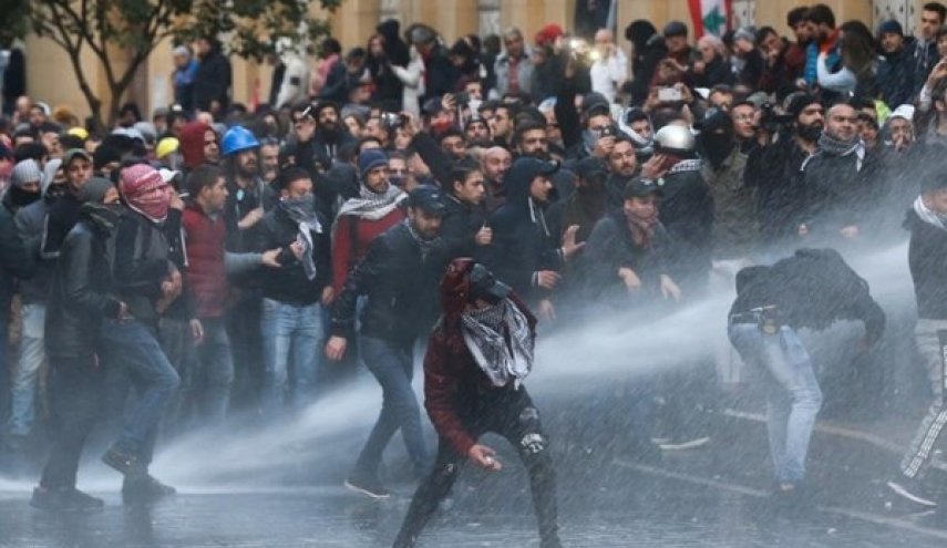 220 زخمی در خشونت‌آمیزترین درگیری‌ها در لبنان در زمان آغاز تظاهرات