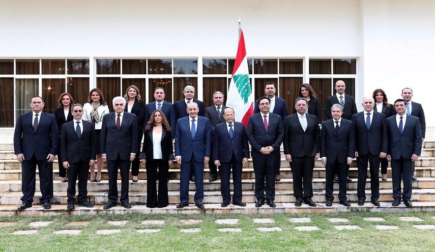 الحكومة اللبنانية الجديدة تعقد اولى جلساتها برئاسة ميشال عون	