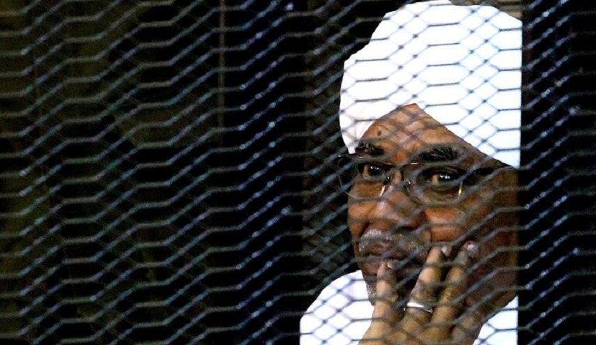 القضاء السوداني يرجئ محاكمة البشير للثالث من تشرين الثاني/نوفمبر