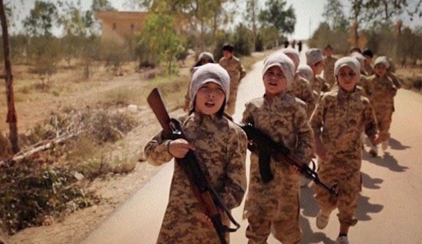 ليبيا تسلم تونس 6 أطفال من أبناء مقاتلى تنظيم داعش الإرهابى