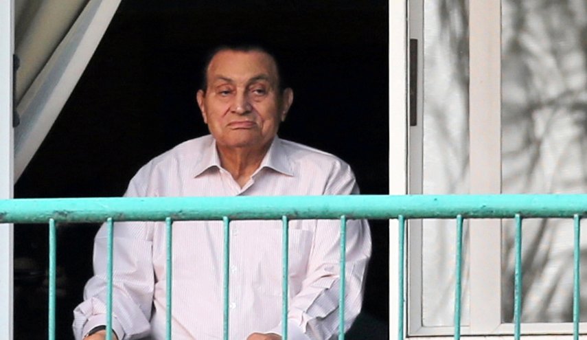 الرئيس المصري الأسبق حسني مبارك يخضع لعملية جراحية
