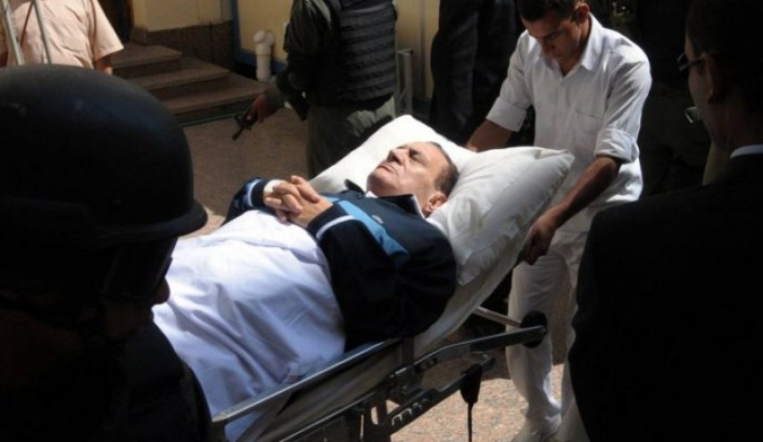 حسني مبارك في حالة صحية حرجة
