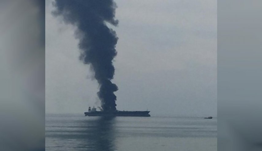 علت حادثه حریق در یک نفت‌کش در سواحل شارجه مشخص شد
