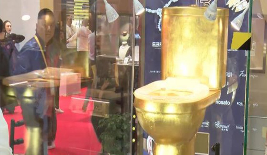 شاهد: مرحاض مرصع بالألماس في دبي يثير جدلا واسعا بمواقع التواصل!