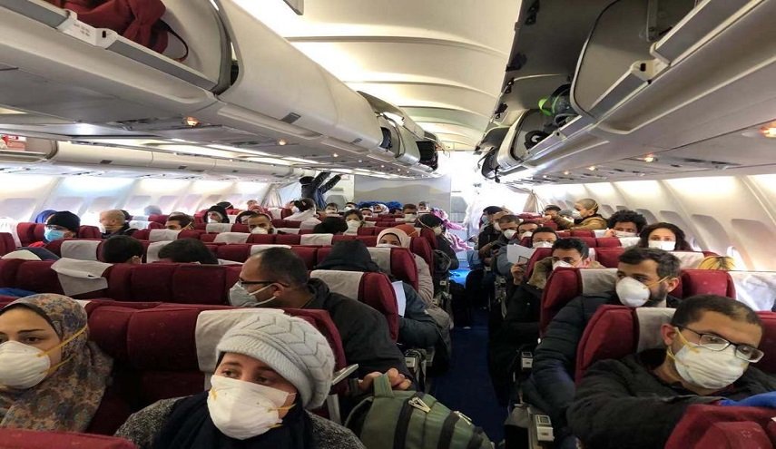 وصول طائرة مصرية تقل 300 مواطنا من الصين