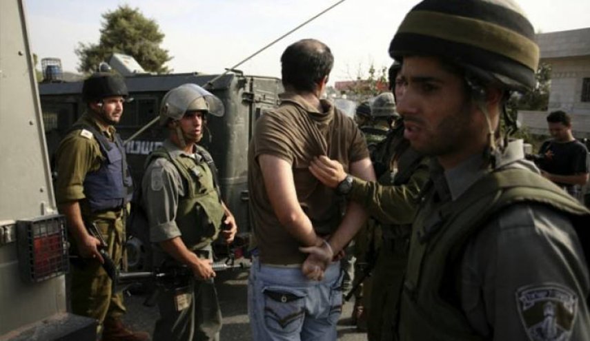 الاحتلال يعتقل 10 فلسطينيين بالضفة والقدس