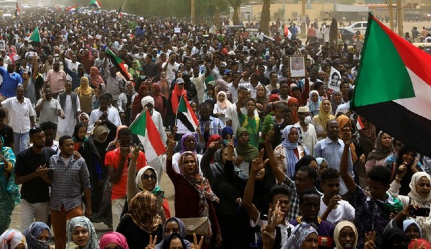 مردم سودان در اعتراض به دیدار «البرهان» با نتانیاهو تجمع کردند